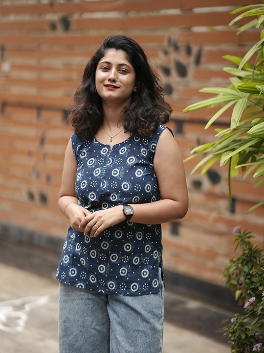 blue sleeveless kurti