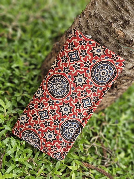 red wallet for women