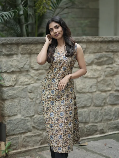 sepia bloom sleevless kurta