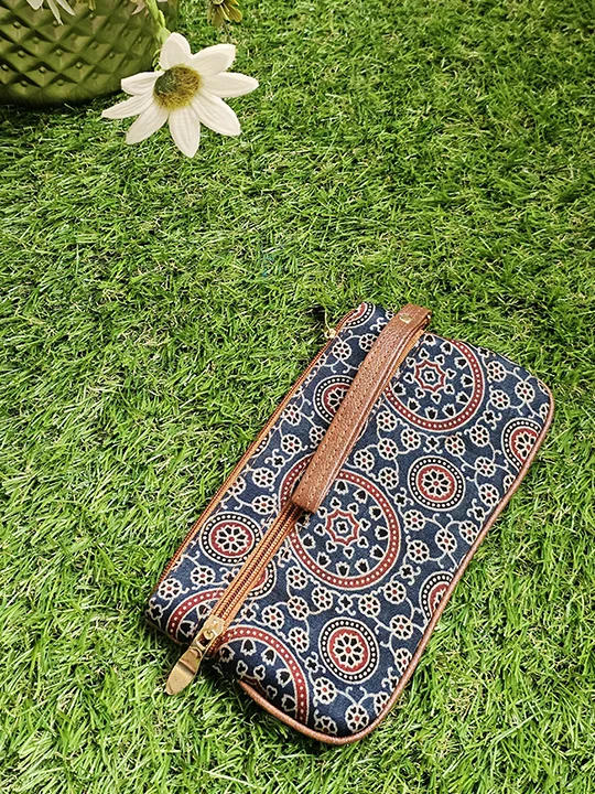 blue red pouch back