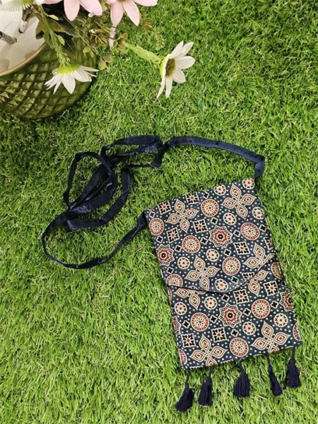 navy blue sling bag