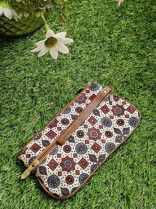 white print pouch back