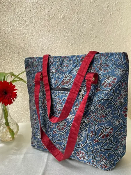 blue tote bag