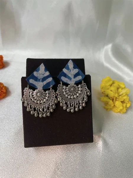 chandbali earings blue