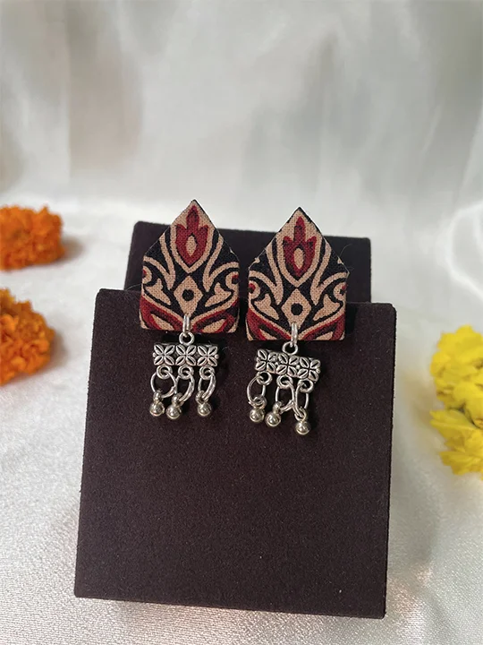 leh earrings beige