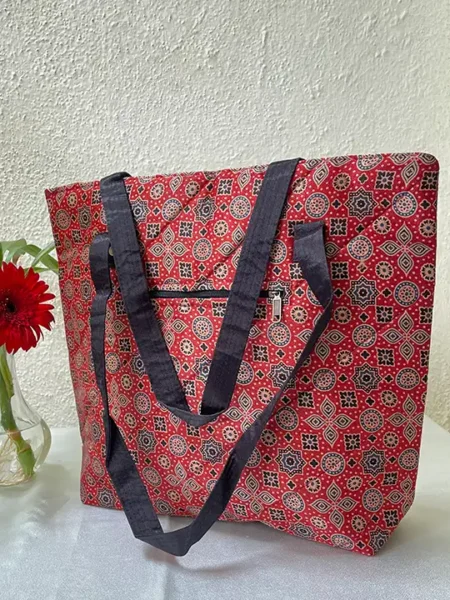 red star womens large tote bag